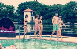 06-swimmingpool